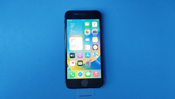 Выкуп айфонов в Москве. 
			Apple iPhone 8 64GB